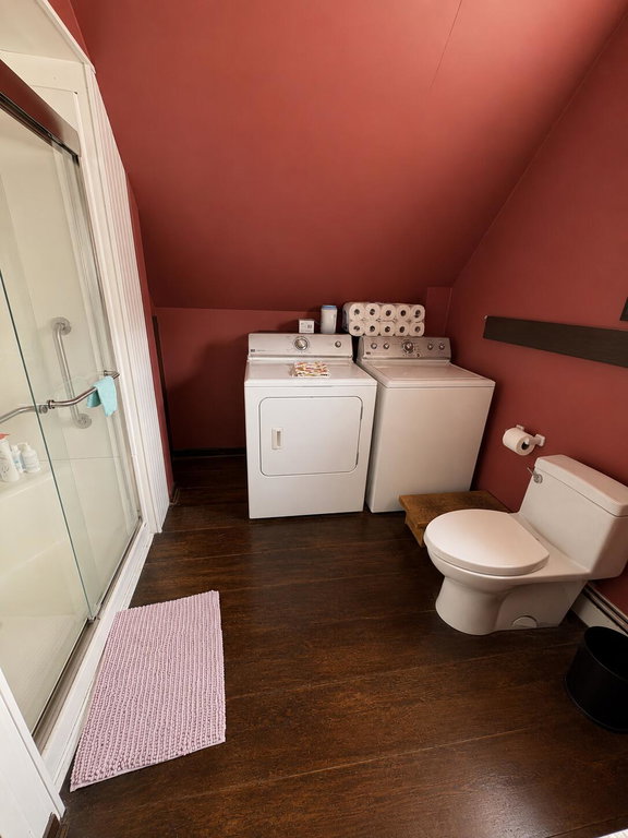 BATHROOM LAUNDRY