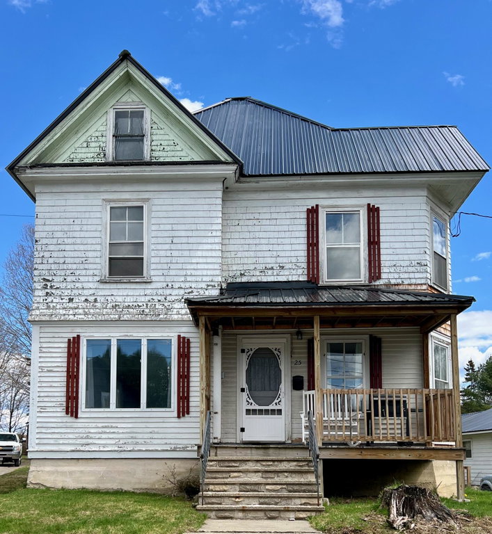 25 Elm Street Houlton