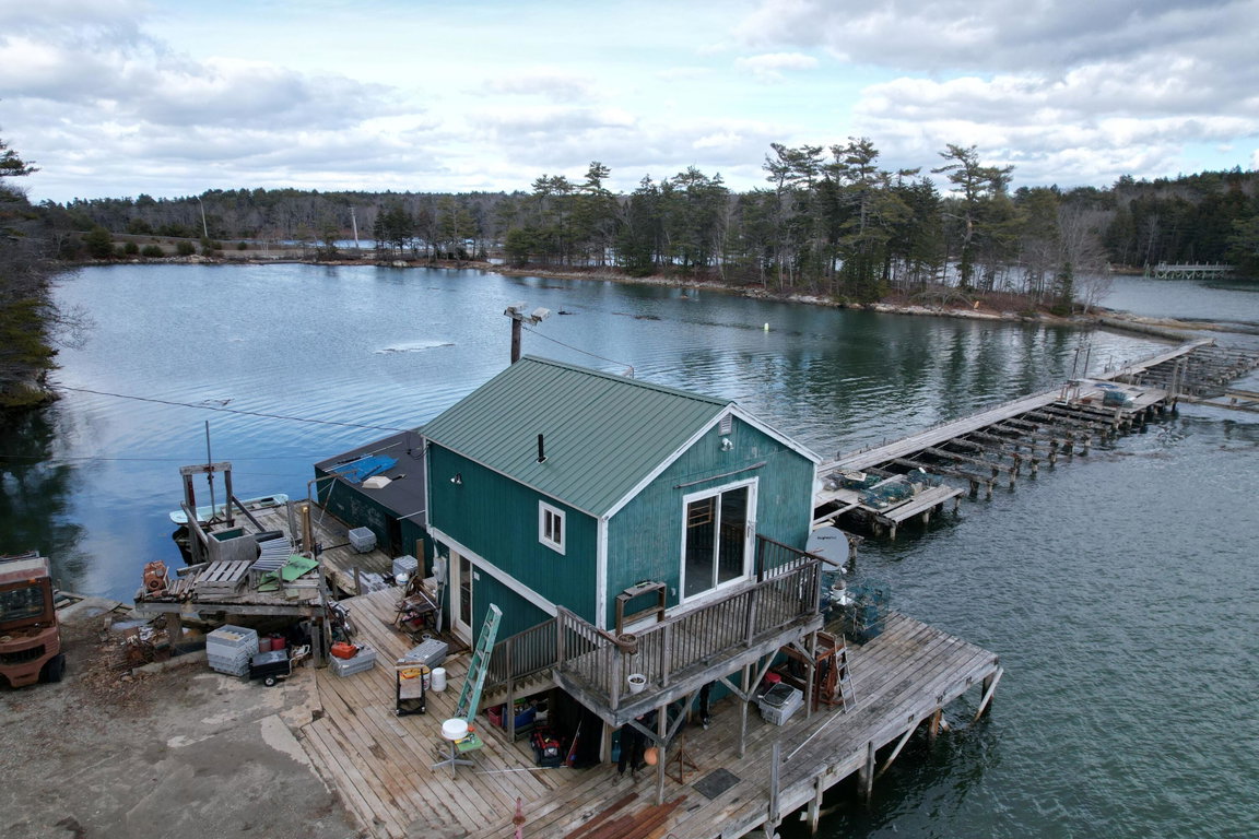 37 Knickerkane Road Boothbay