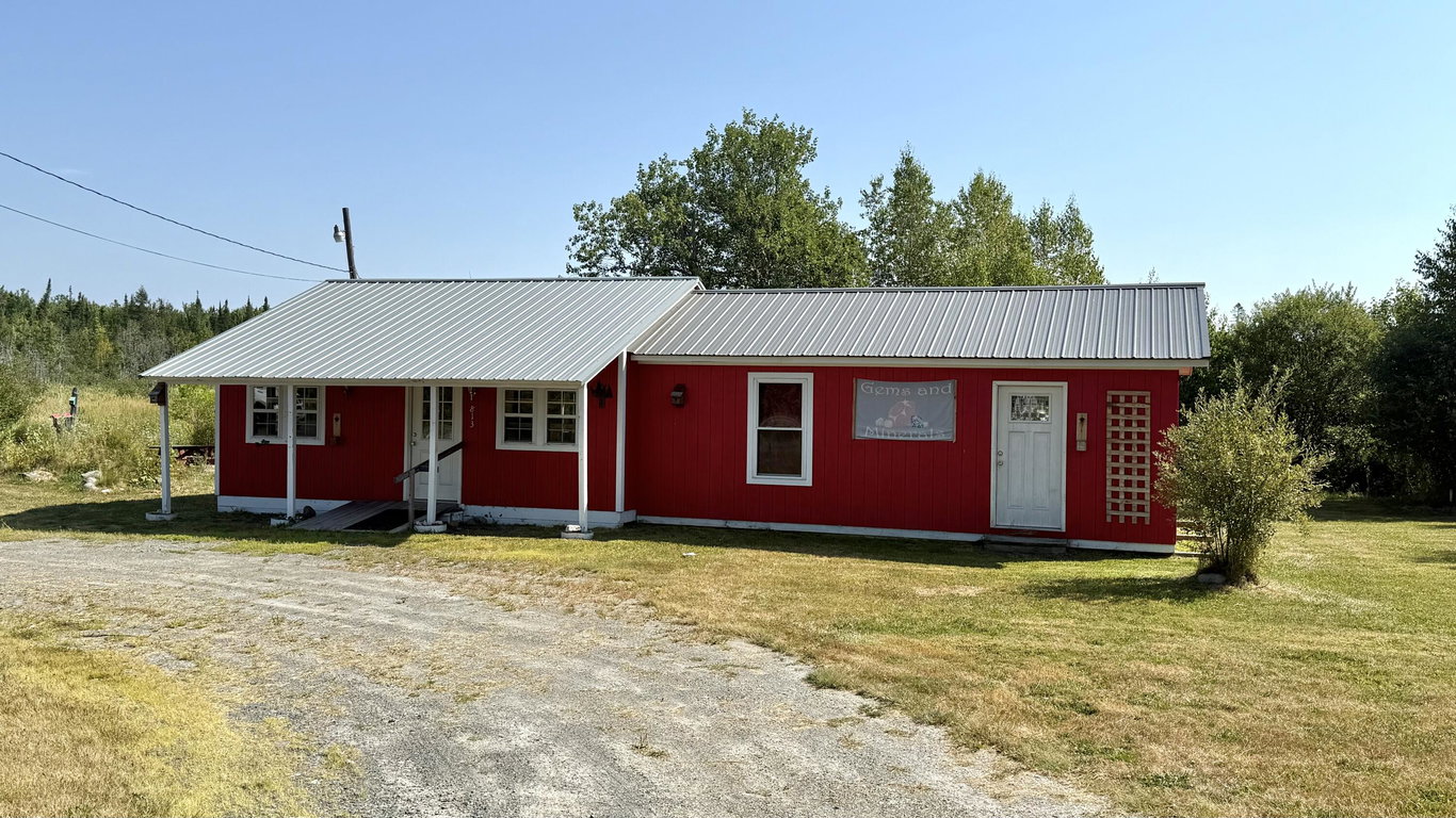813 Dexter Road Corinna