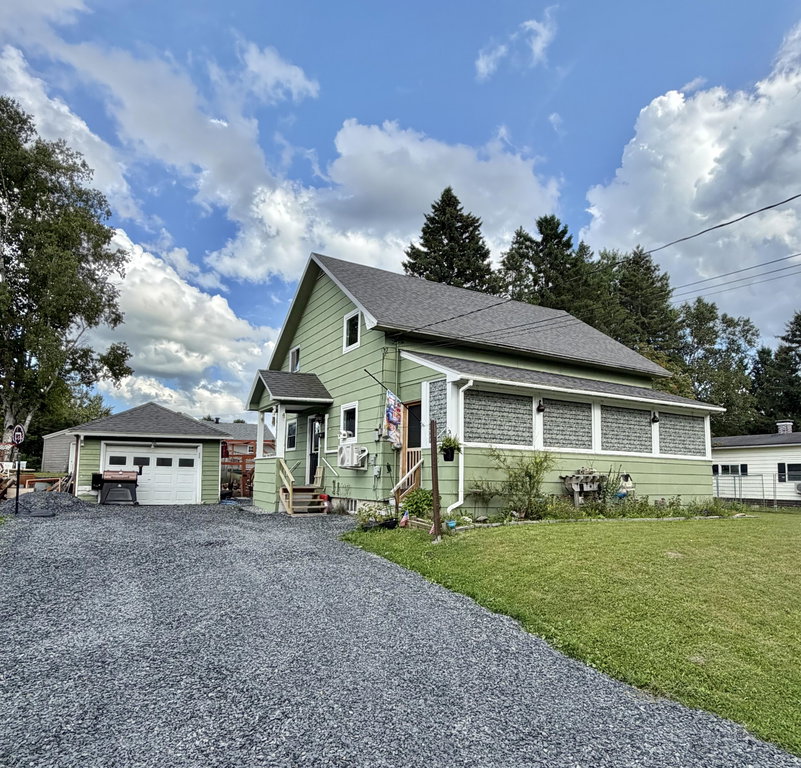 120 21st Avenue Madawaska