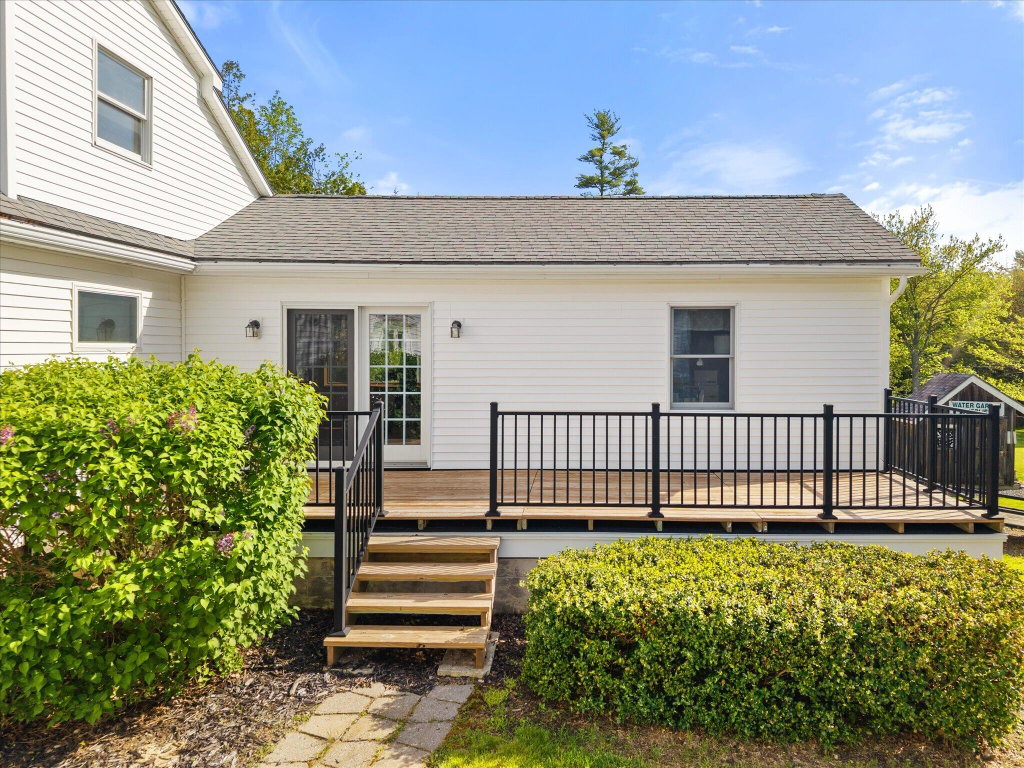 10-404 Surry Rd