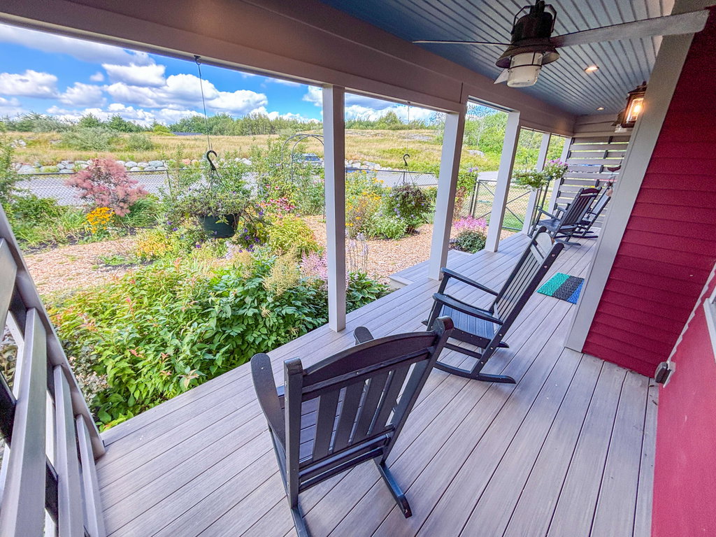 Covered porch & gardens (3)