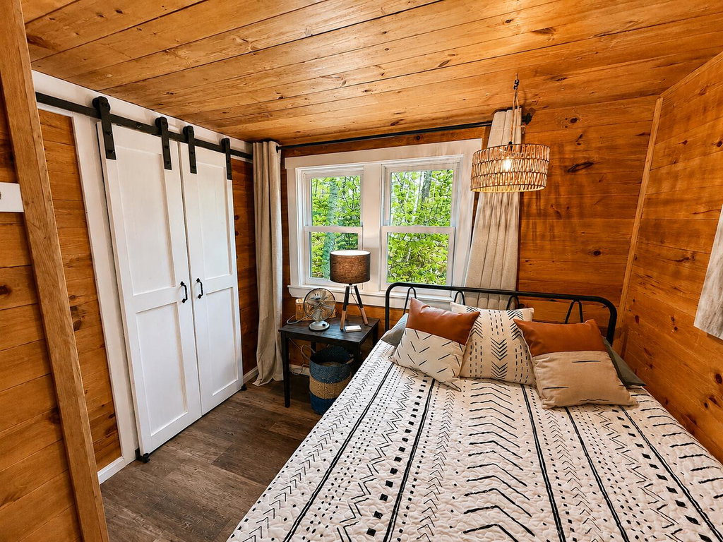 Charming Primary Bedroom On First Floor