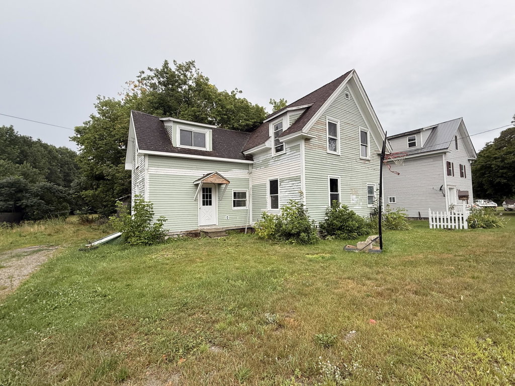 19 Depot Street Mattawamkeag