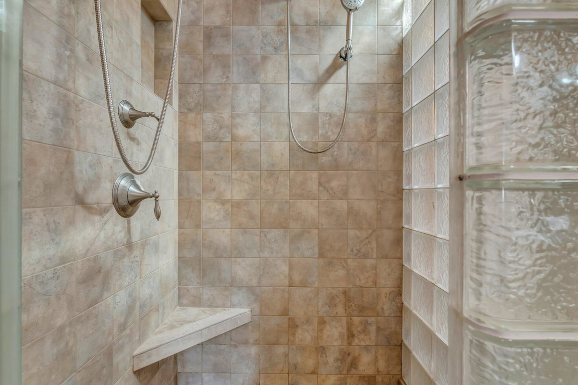 53-web-or-mls-195-branchview-dr