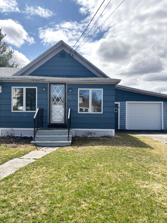8 Maynard Street Washburn