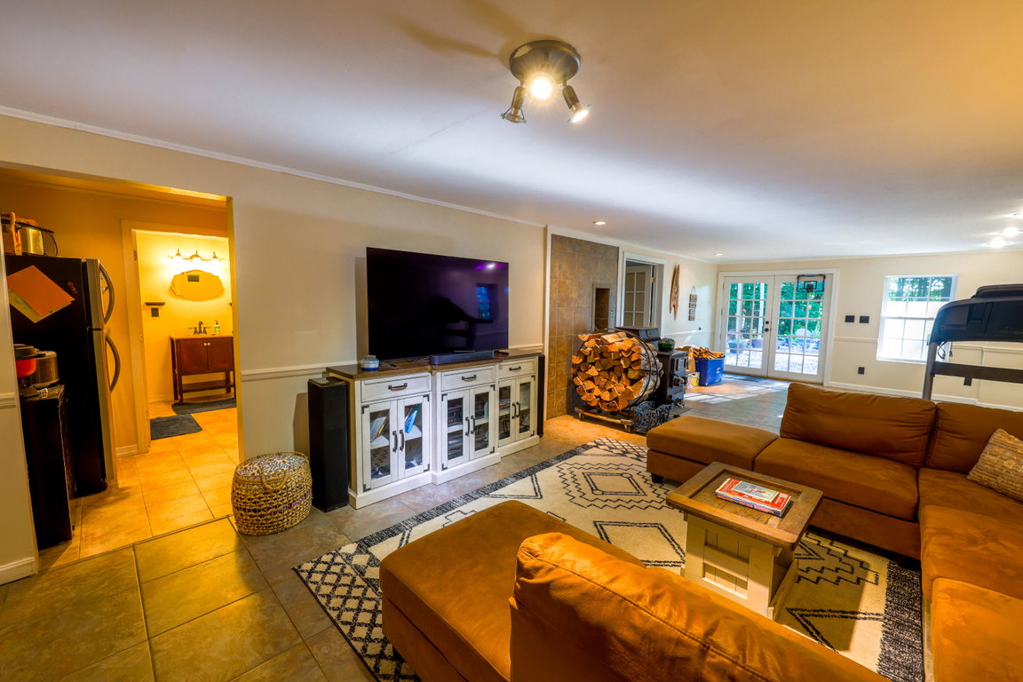 _AT11879-HDR