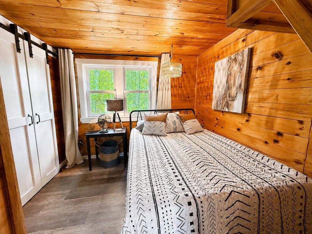 Charming Primary Bedroom On First Floor