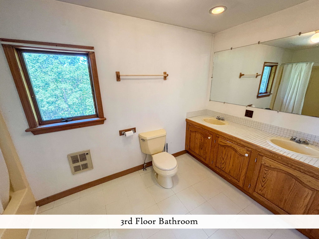 Bathroom 3rd floor (2), label