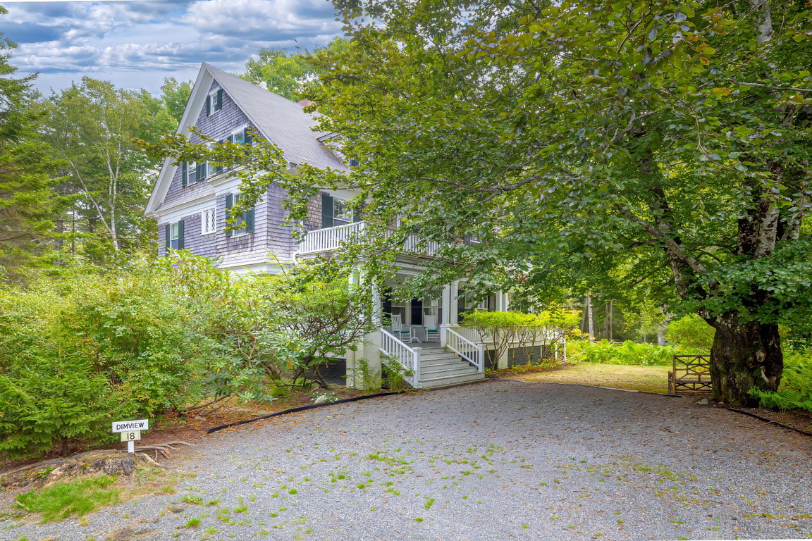 18 Rock End Road Northeast Hbr  Mount Desert
