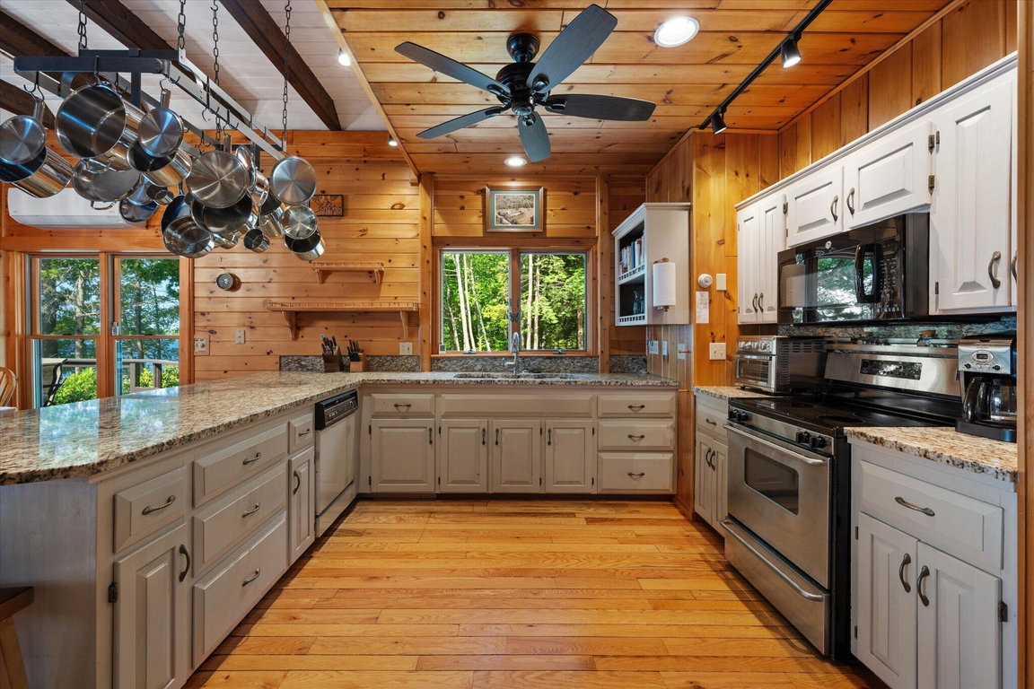 037-Kitchen