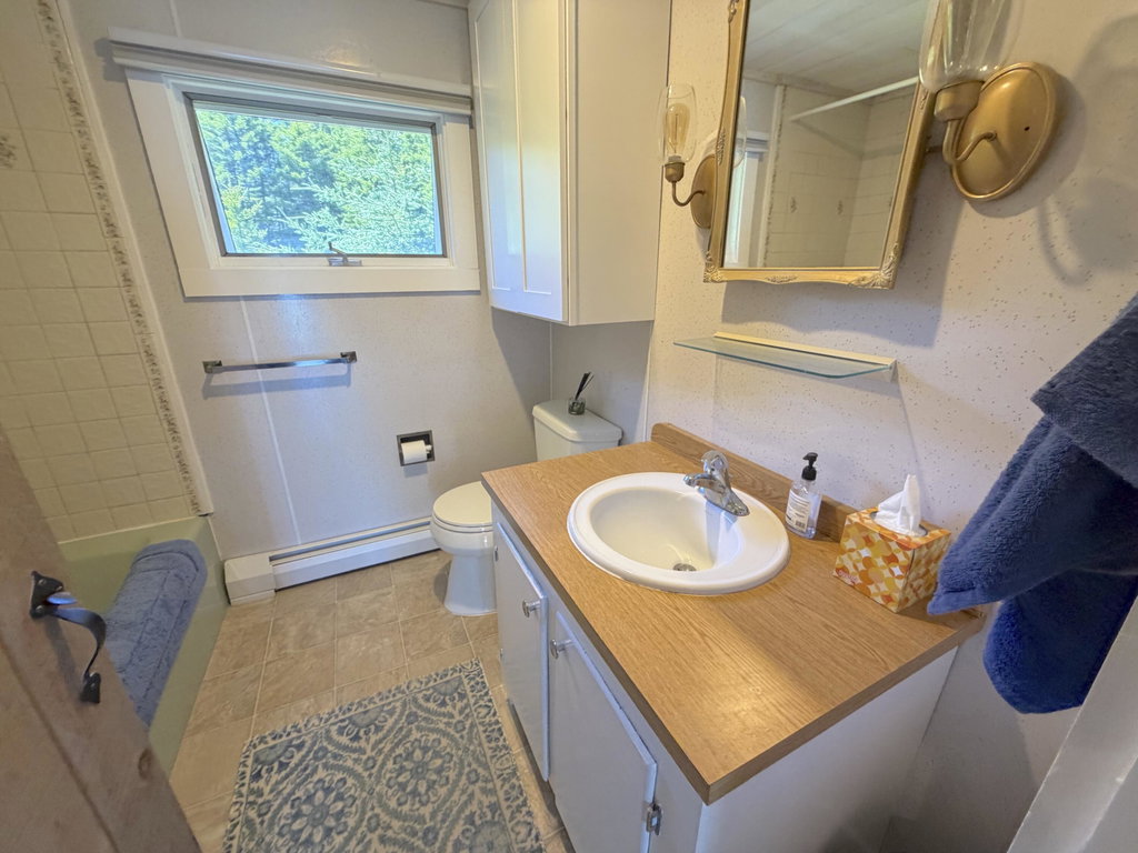 upstairs bath copy
