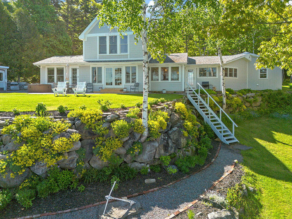 9 Beverly Boulevard Phippsburg