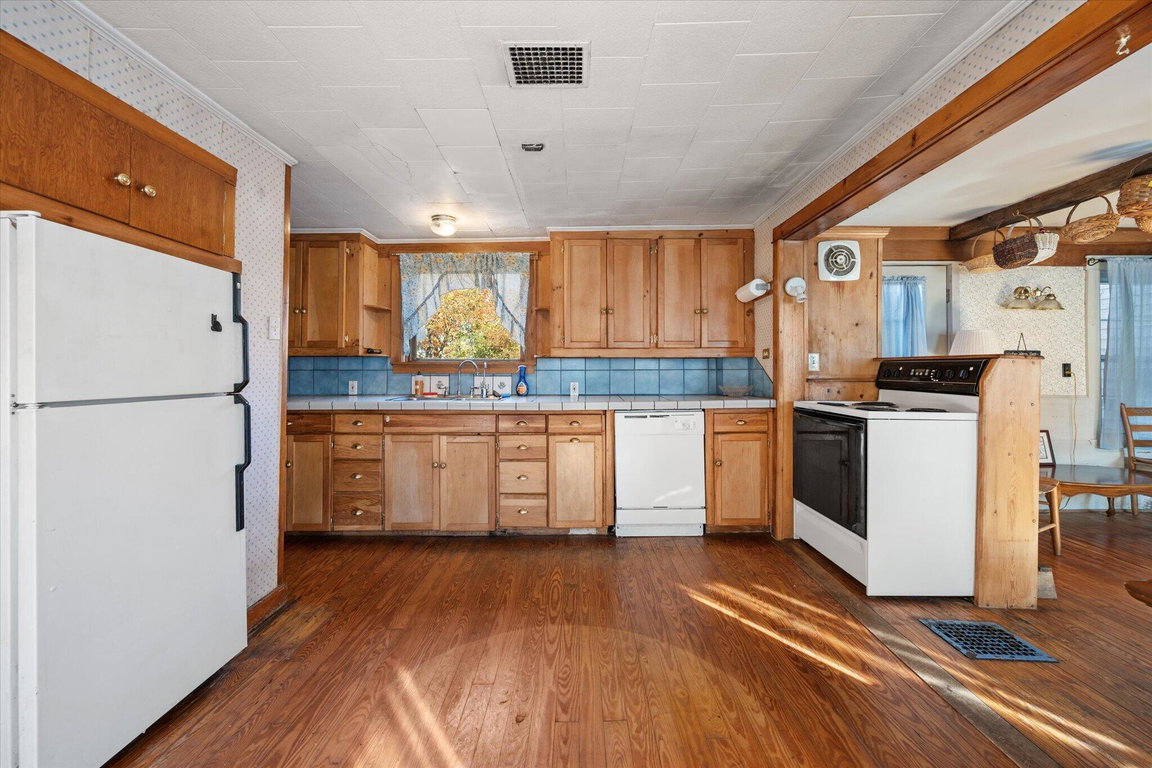 14-Kitchen