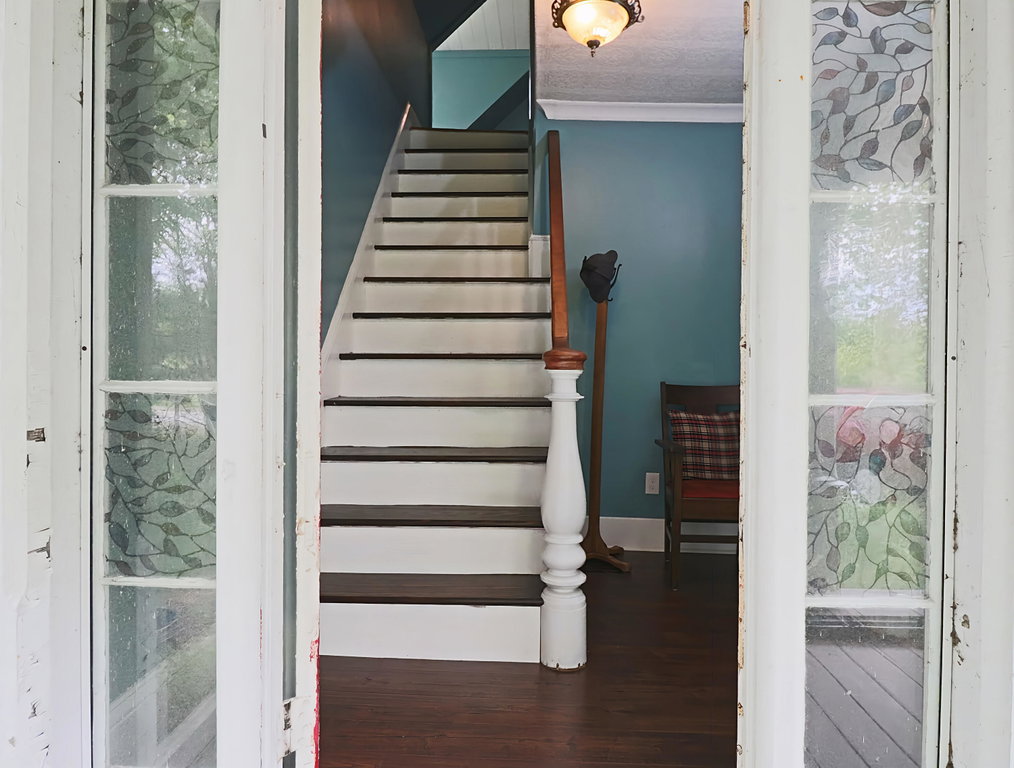 First floor entry