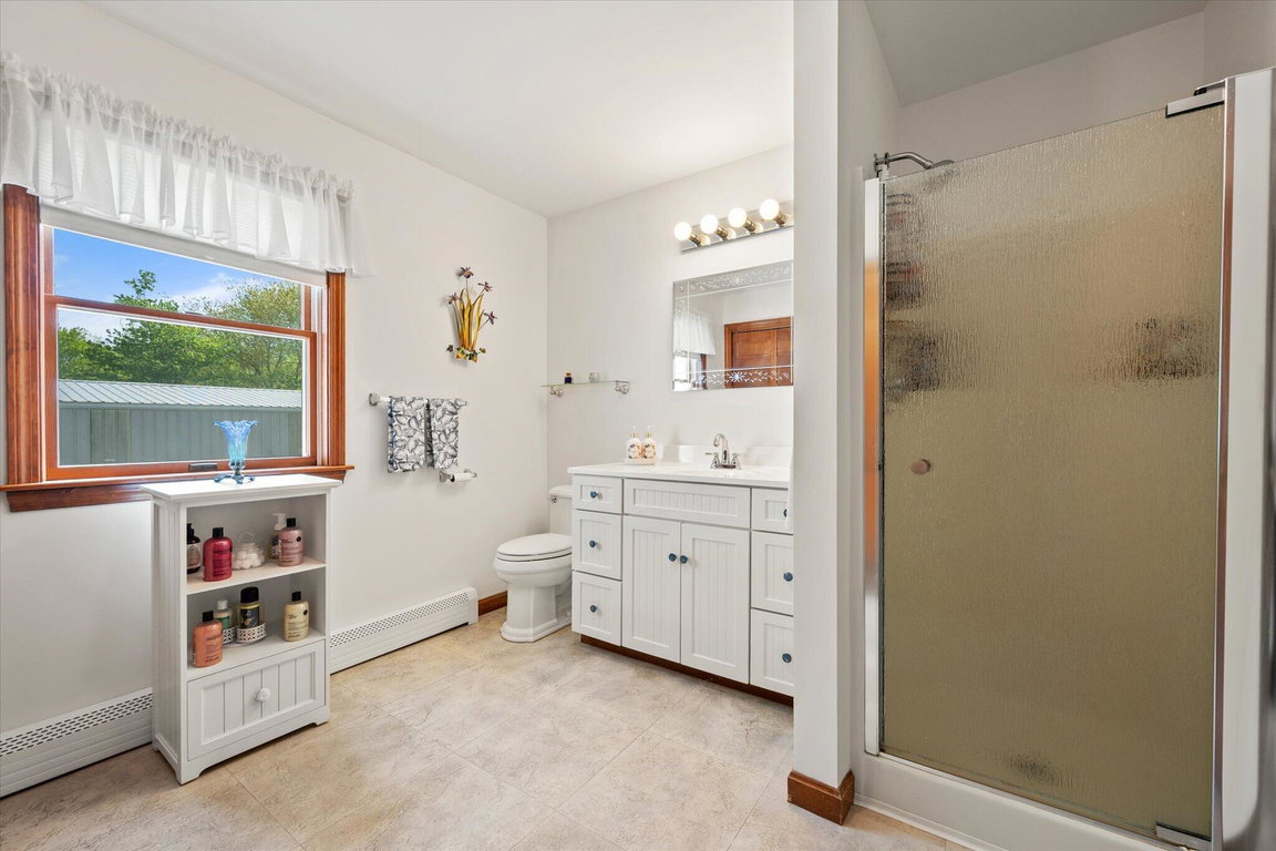 32-Bathroom
