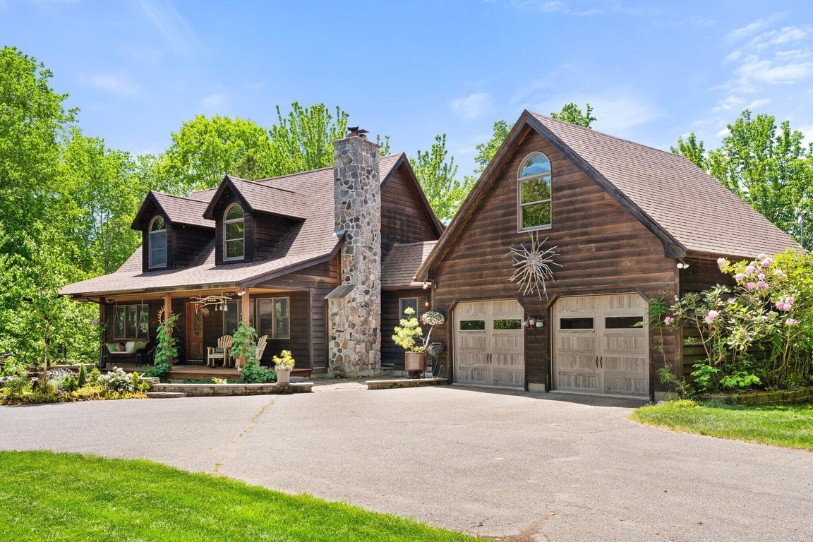 31 Hallbrook Way
