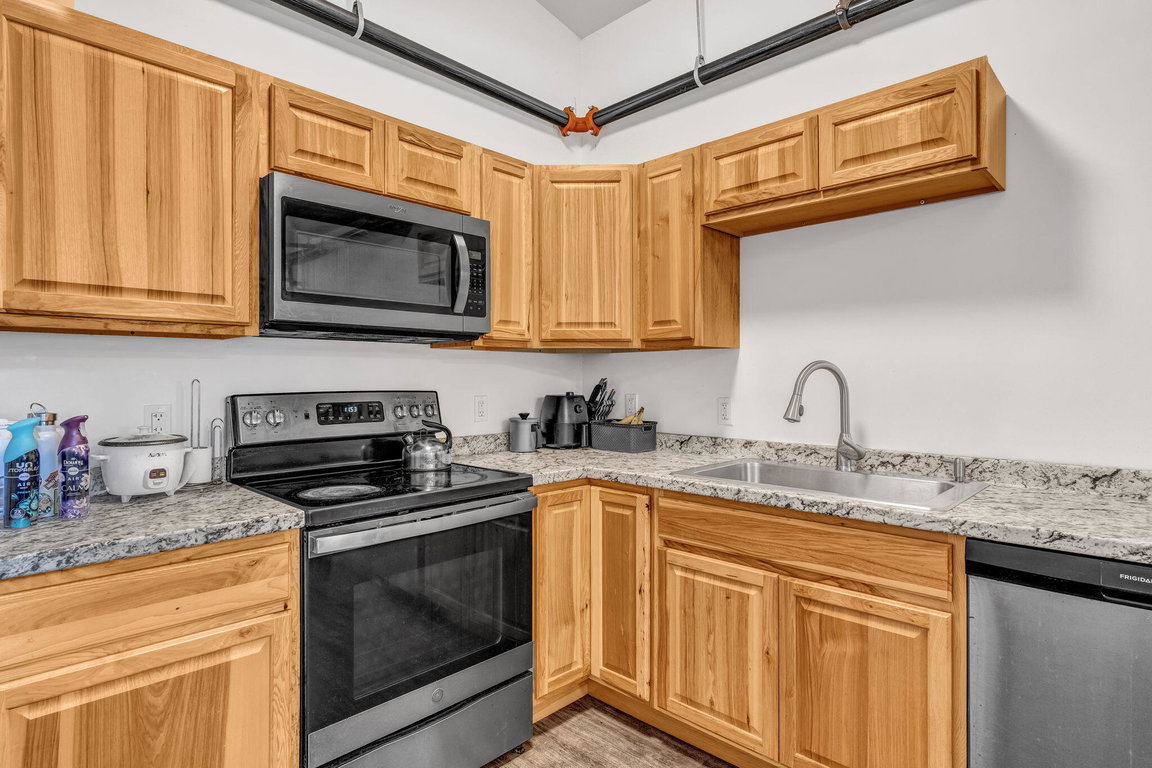 11-web-or-mls-14-cottage-st