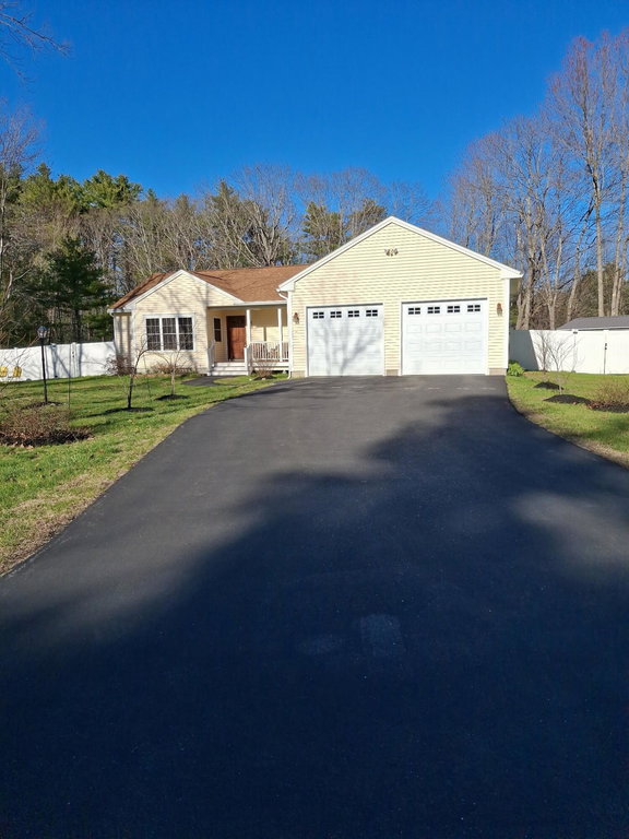 35 Deerfield Drive Brunswick