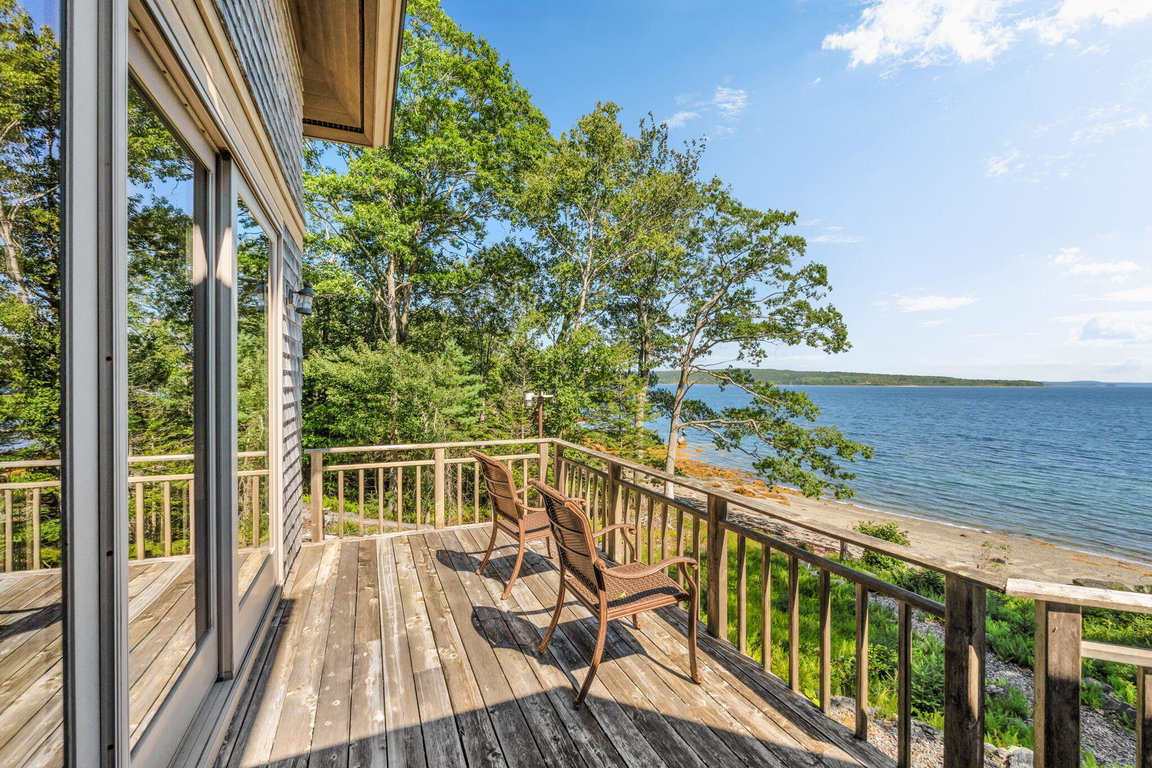 87-web-or-mls-1197-bay-rd