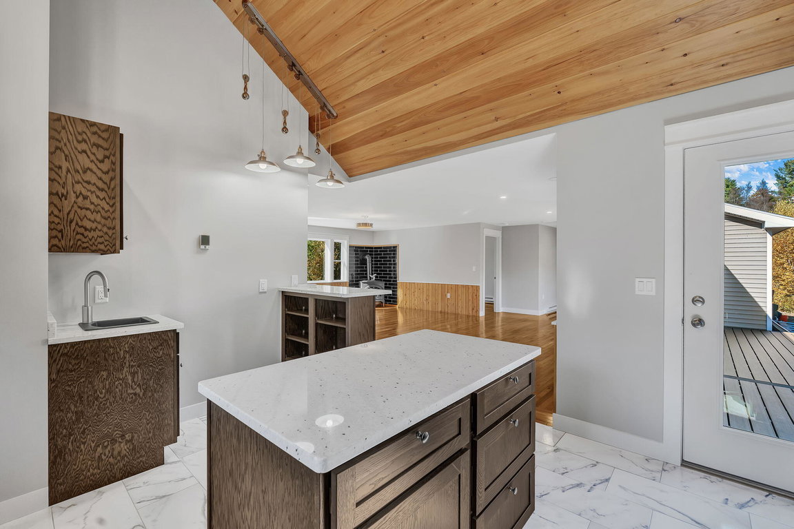 10-web-or-mls-1212-eastbrook-rd