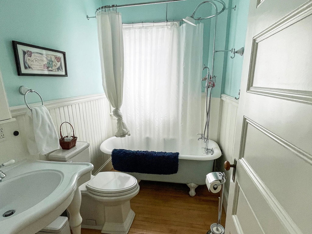 Full Bath