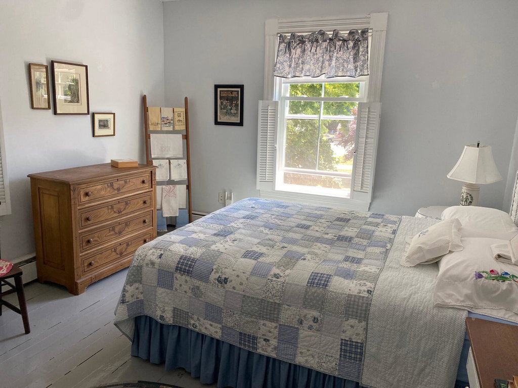 !st Bedroom