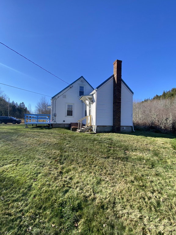 11 Kennebec Road Machiasport
