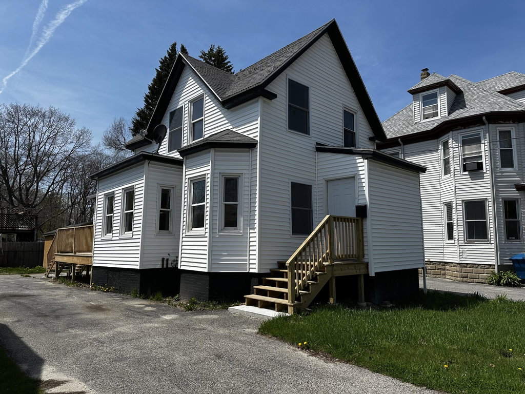 566 Washington Avenue Portland