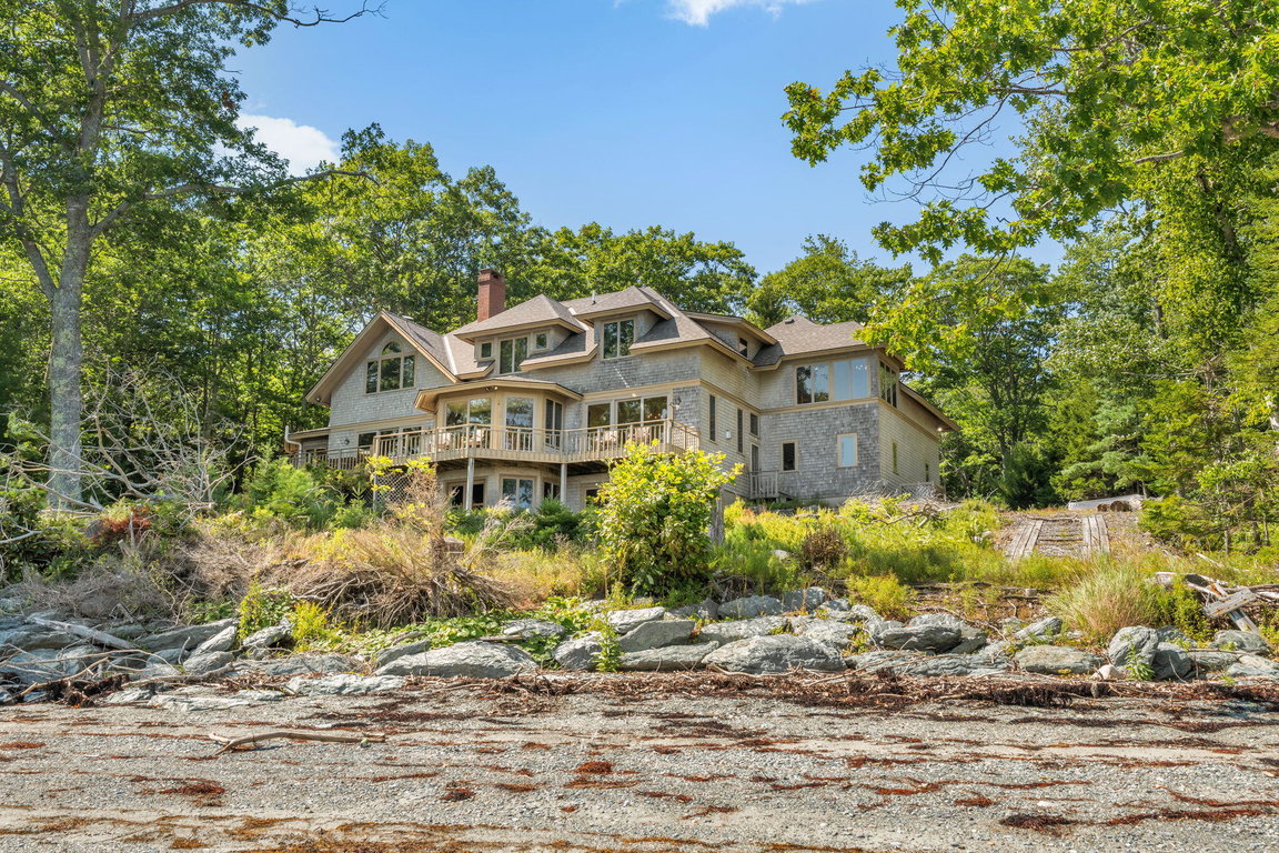 92-web-or-mls-1197-bay-rd