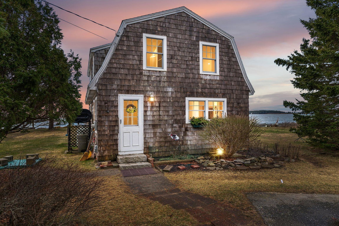 8 Powderhouse Cove Road South Thomaston