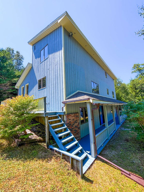 Exterior Home (9)