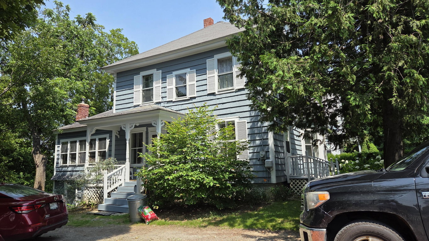 30 Bowdoin Street Houlton
