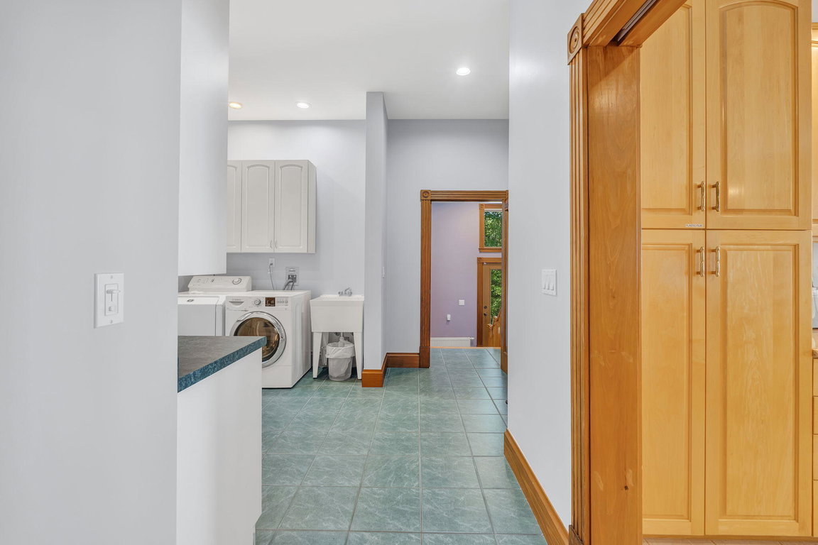 54-web-or-mls-1197-bay-rd
