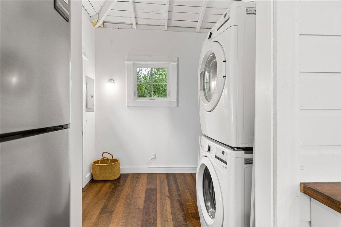 13-111 Franks Flat-Cove House