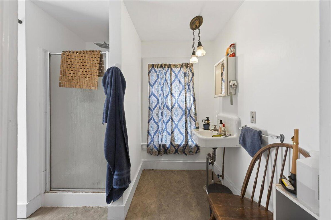 45-15 Main St.-Apt