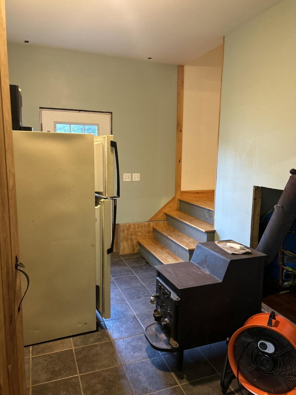 downstaris garage wood stove