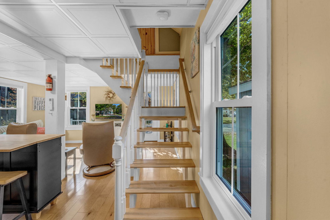 9-web-or-mls-45-cromwell-harbor-rd