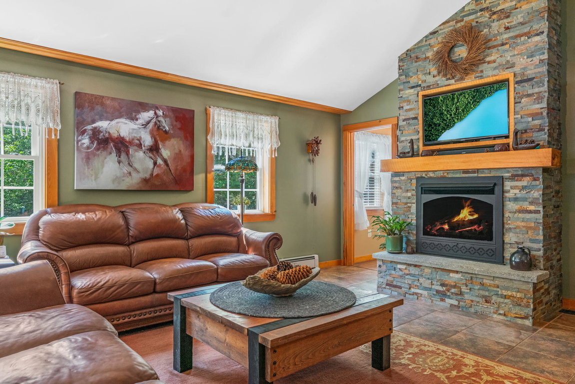 18 Wabenaki Drive Northport