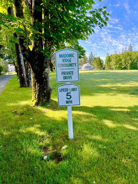 Richardson Road Sign