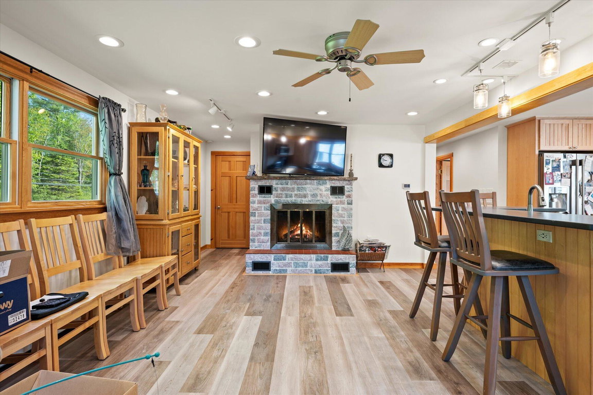 28-Kitchen & Dining