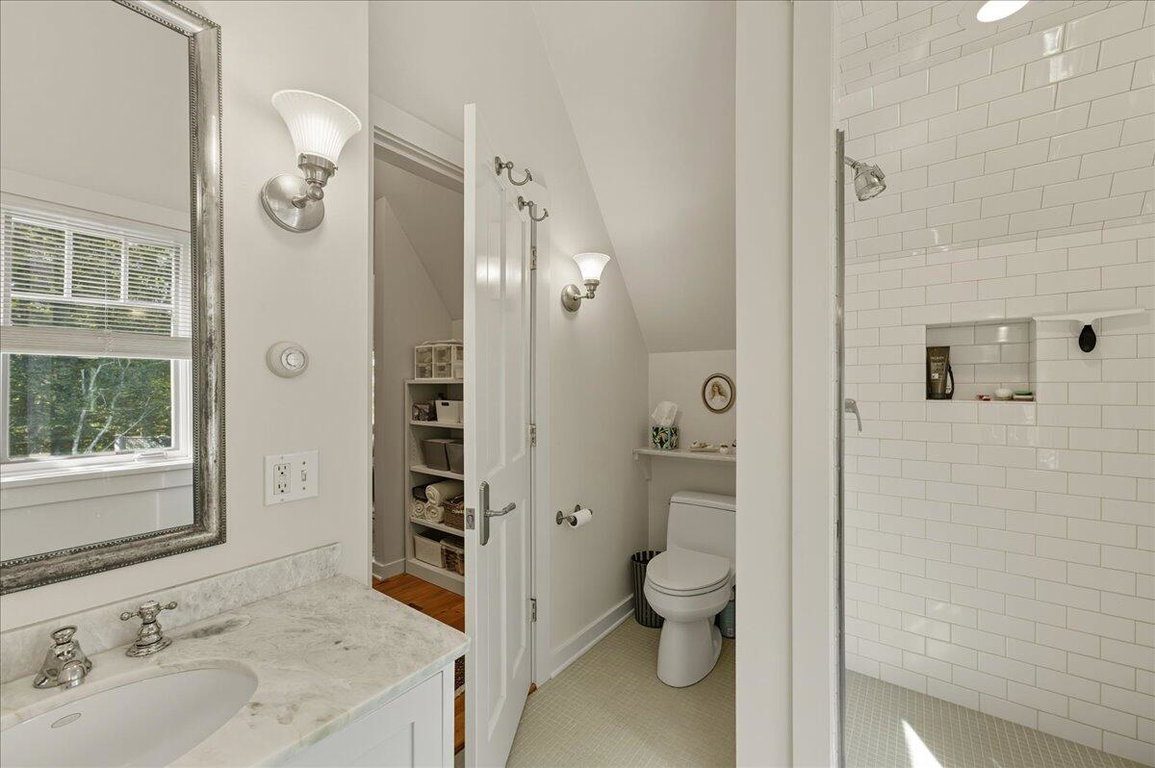 038-Harley_s Way - Interior