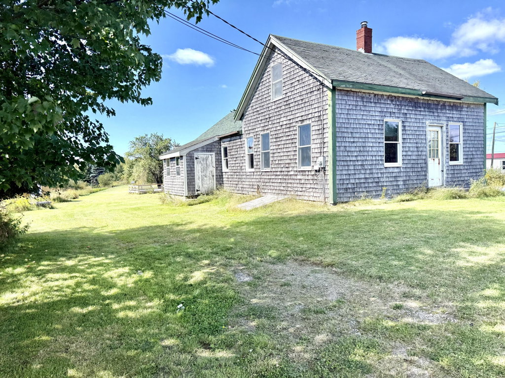 48 Middle Street Whitneyville
