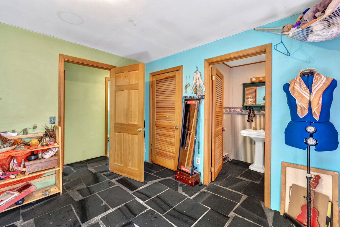 7-web-or-mls-26-wolf-cove-rd