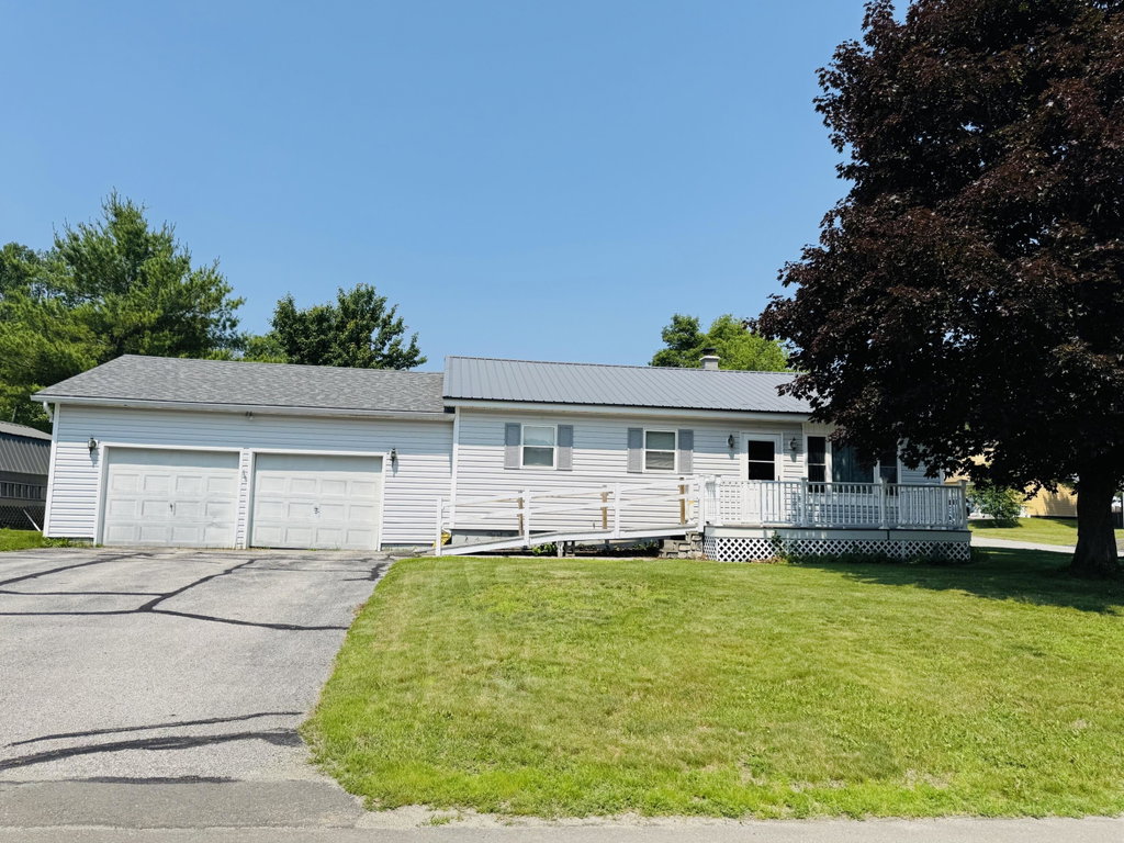 18 Western Avenue East Millinocket