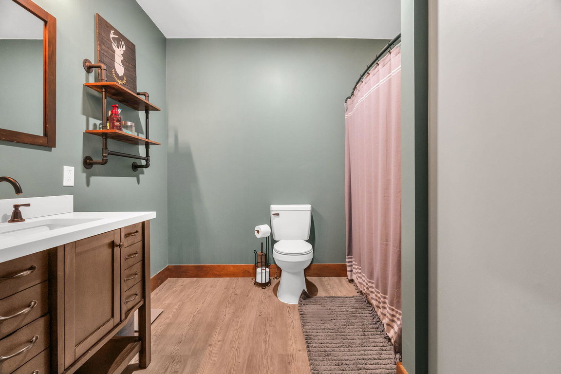 Full Bathroom