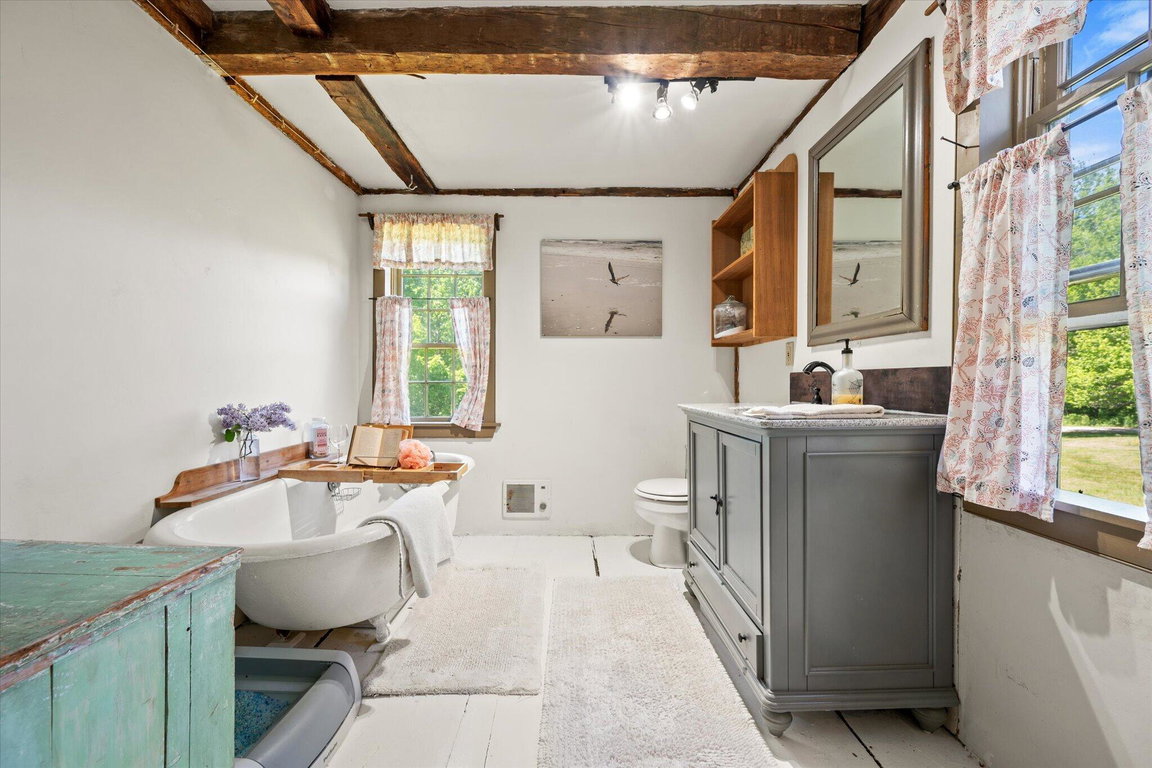 35-Bathroom
