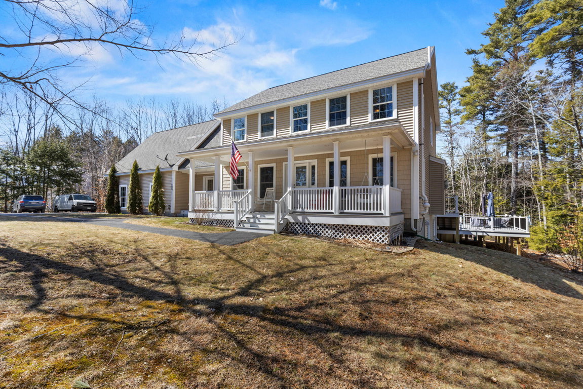 7 ROMAN WOODS Way Gray