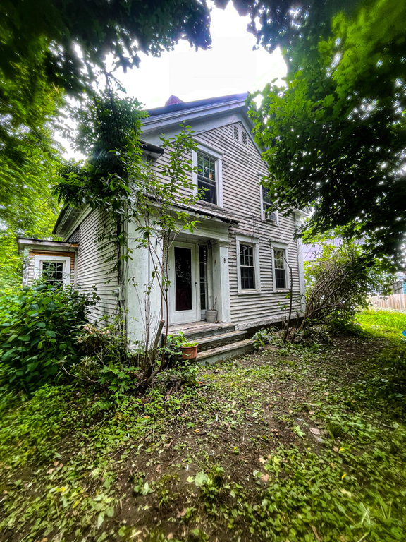8 Summer Street Hampden
